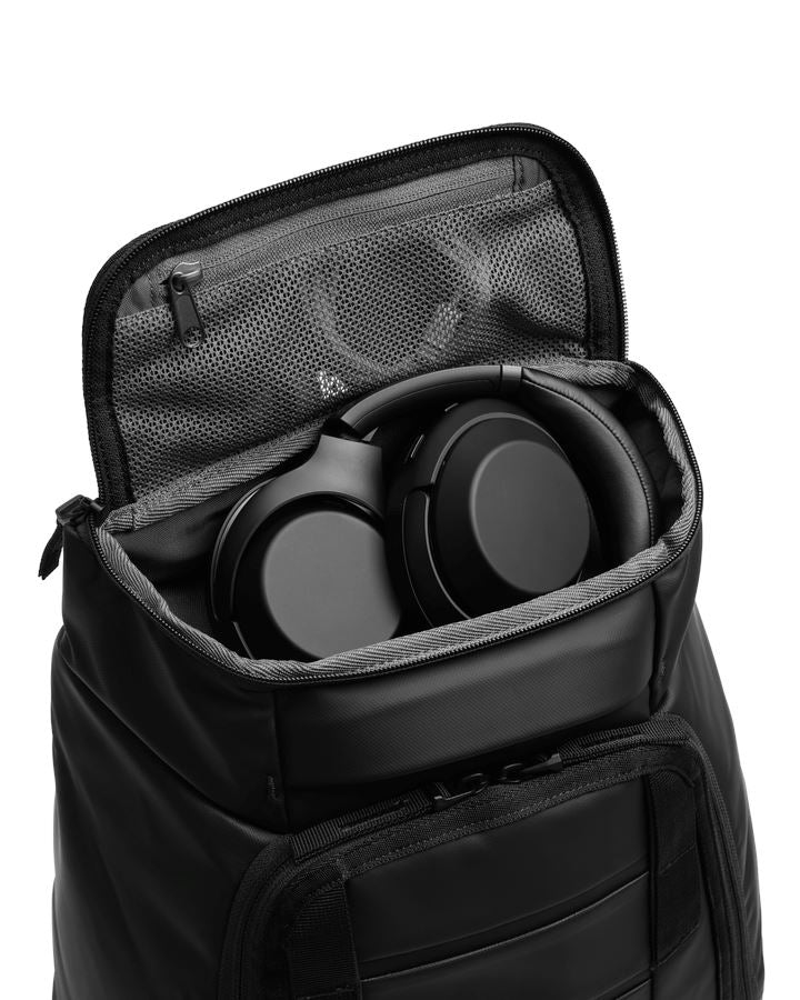 D__b_ Hugger Backpack 20L