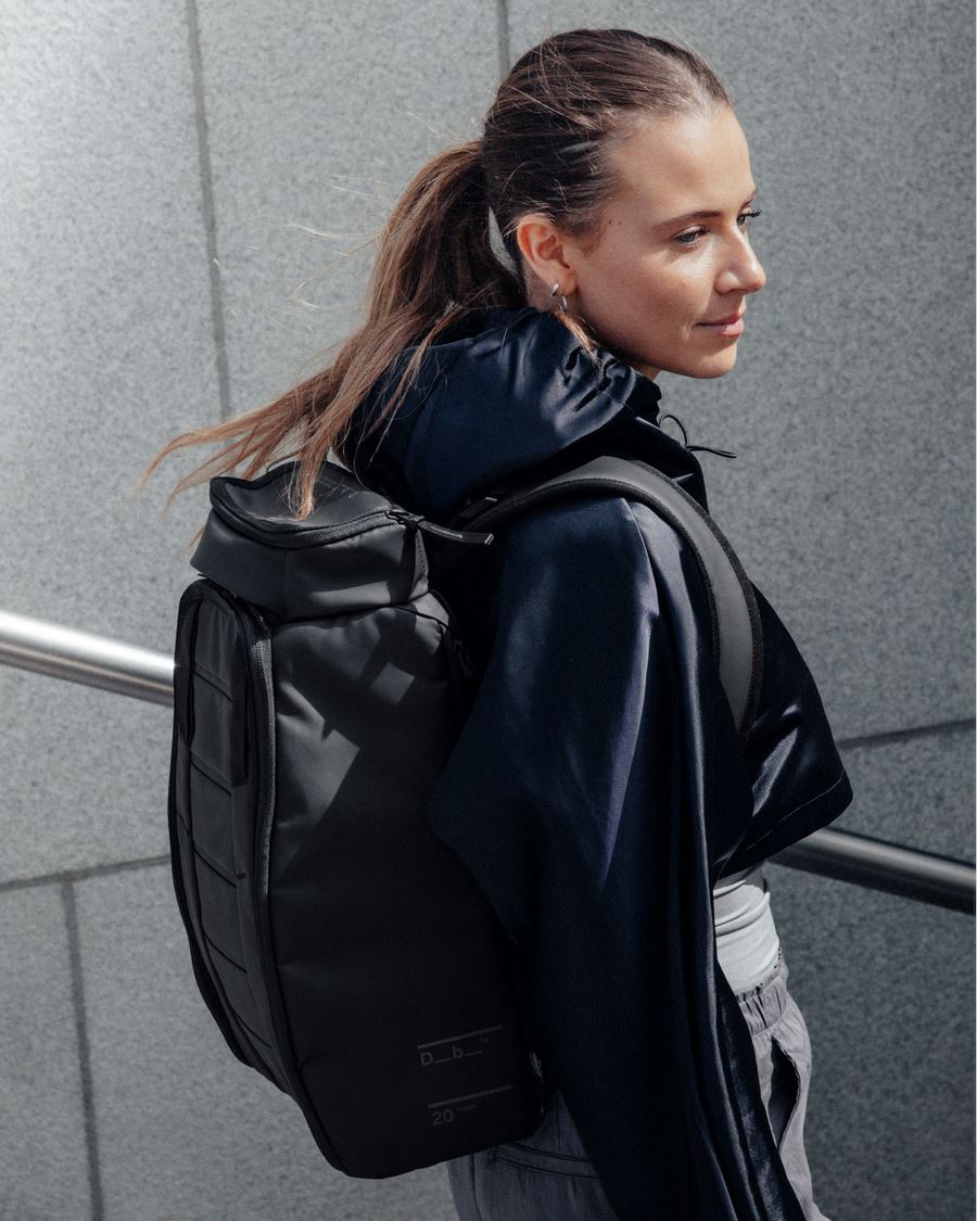 D__b_ Hugger Backpack 20L