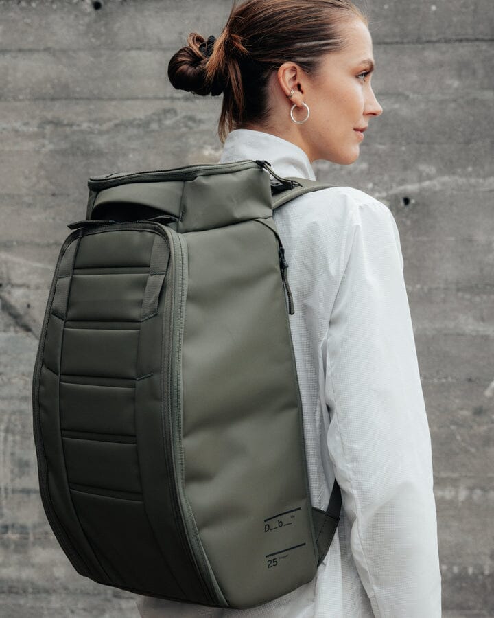 D__b_ Hugger Backpack 25L