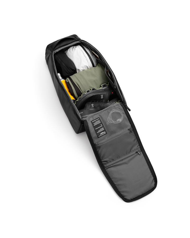 D__b_ Hugger Backpack 30L