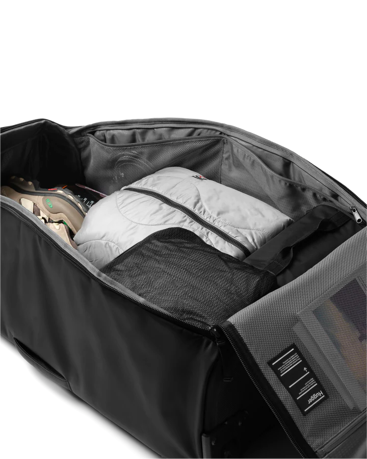 D__b_ Hugger Roller Bag 90L