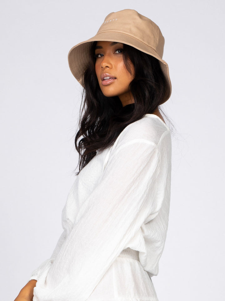 Rusty Essentials Bucket Hat Beige M / L