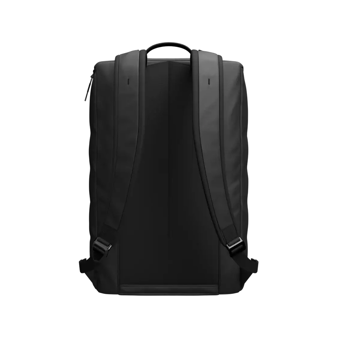 D_b_ Hugger Base 15L Backpack 