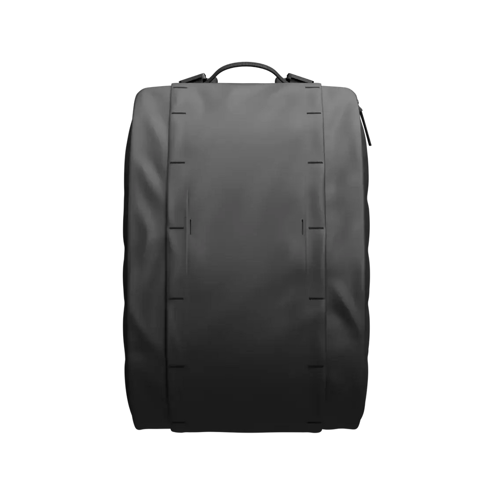D_b_ Hugger Base 15L Backpack 