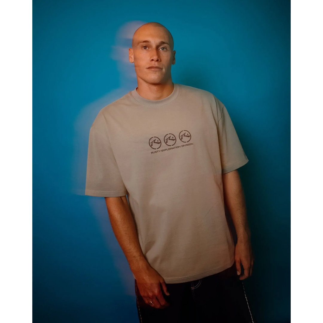 Rusty Crusoe Oversized Graphic T-Shirt 