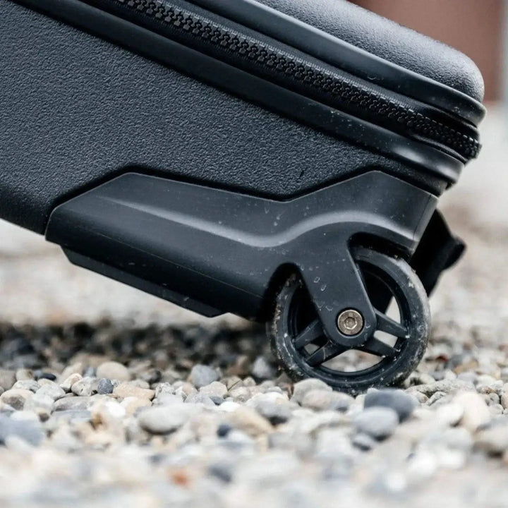 Dakine Low Roller Snowboard Hardside Bag 