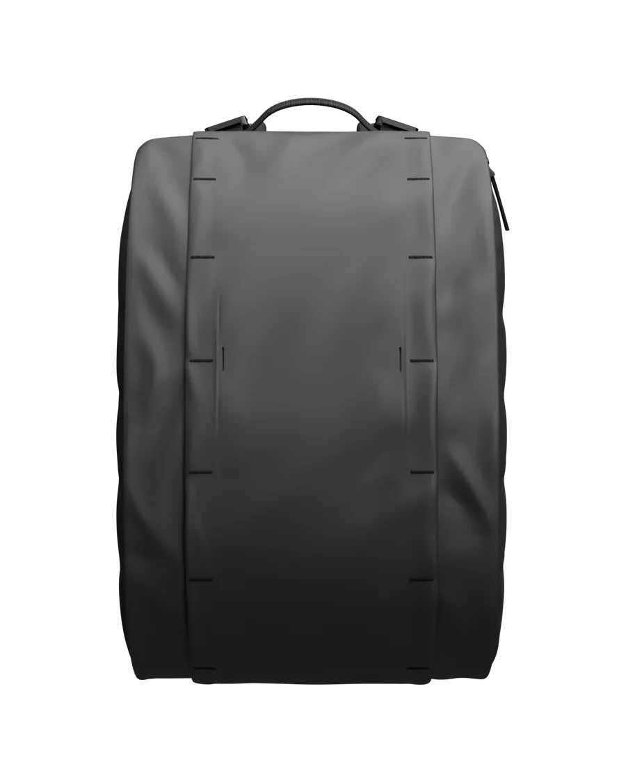D_b_ Hugger Base 15L Backpack 