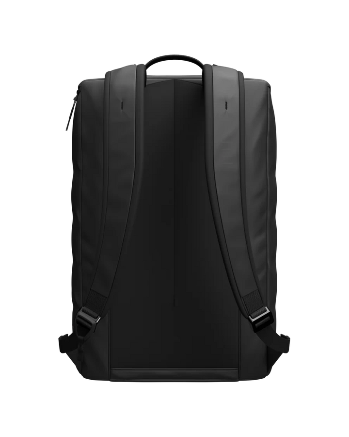 D_b_ Hugger Base 15L Backpack 