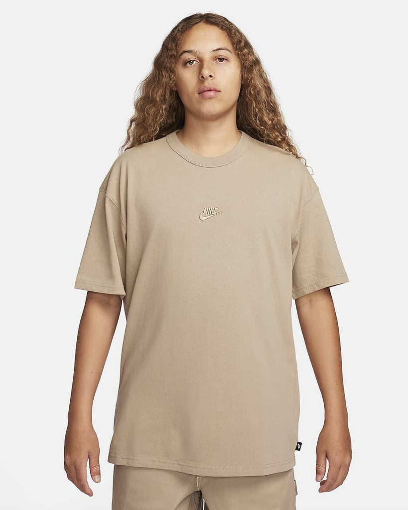 Nike Sportswear Premium Essentials Sustainable T-Shirt Khaki S 