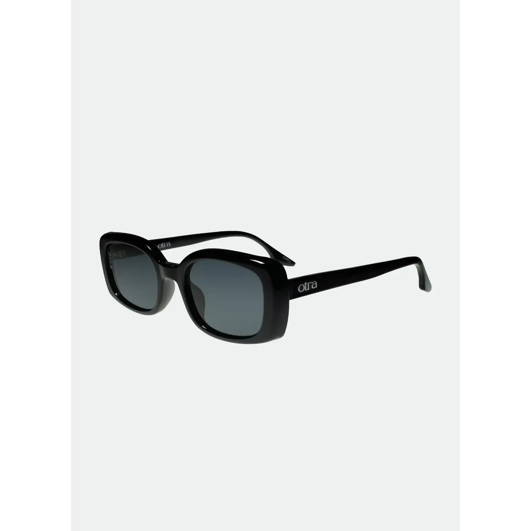 Otra Daisy Sunglasses Black / Smoke 
