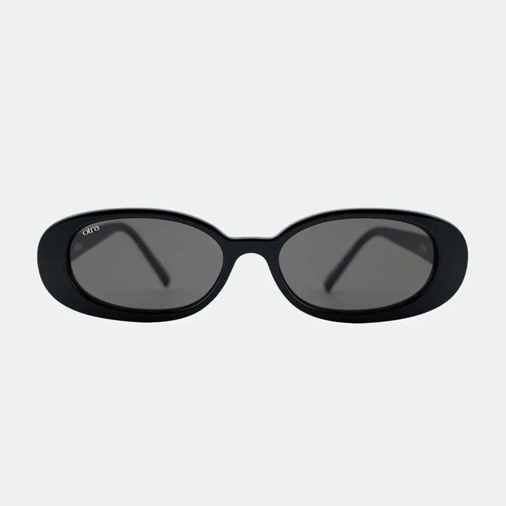 Otra Gina Sunglasses - Black / Smoke
