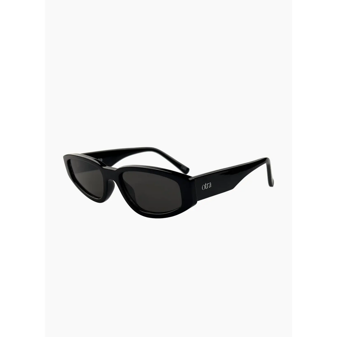Otra Kai Sunglasses Black / Smoke 