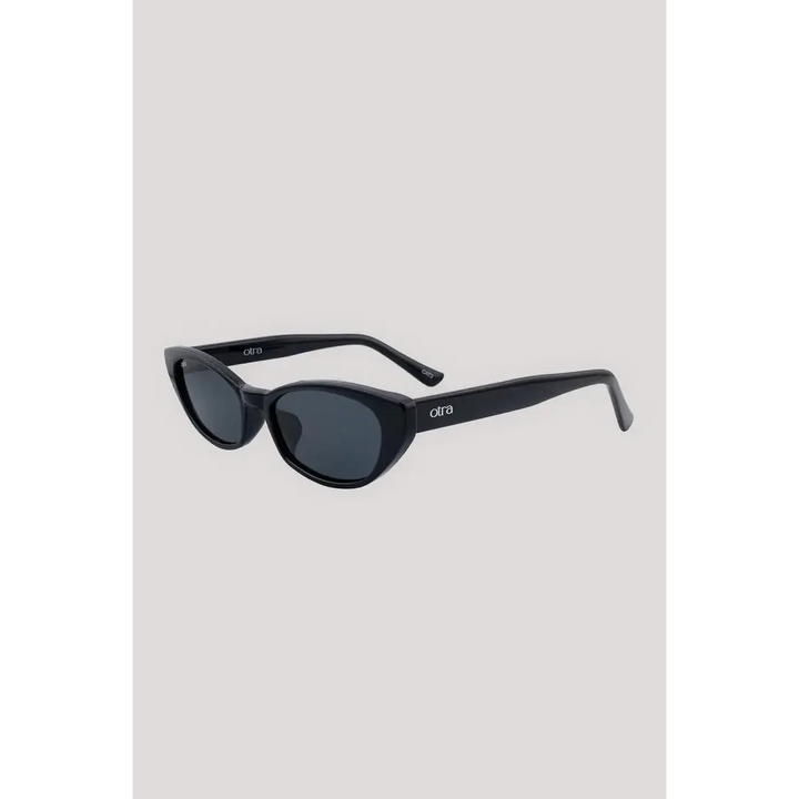 Otra Shona Sunglasses Black / Smoke 
