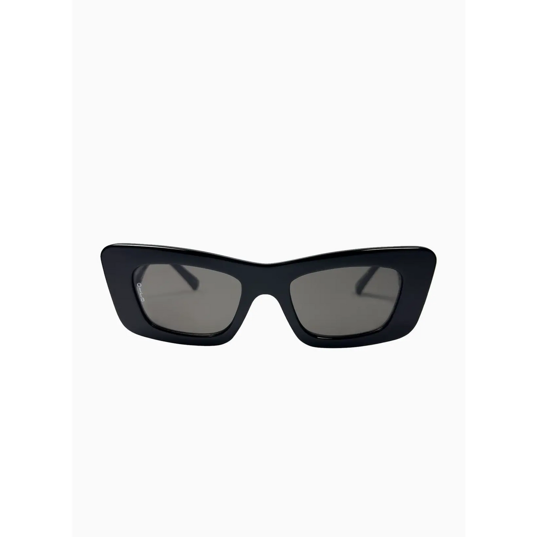 Otra Zoe Sunglasses Black / Smoke 