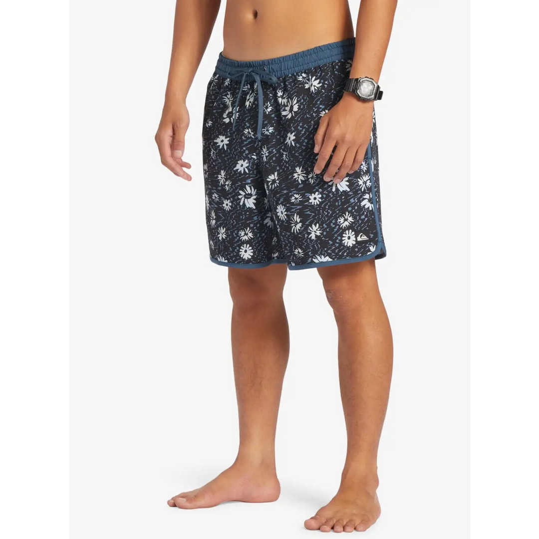 Quiksilver Surfsilk Scallop Volley 17" Boardshorts 