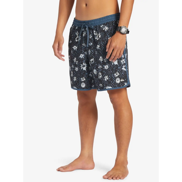 Quiksilver Surfsilk Scallop Volley 17" Boardshorts 