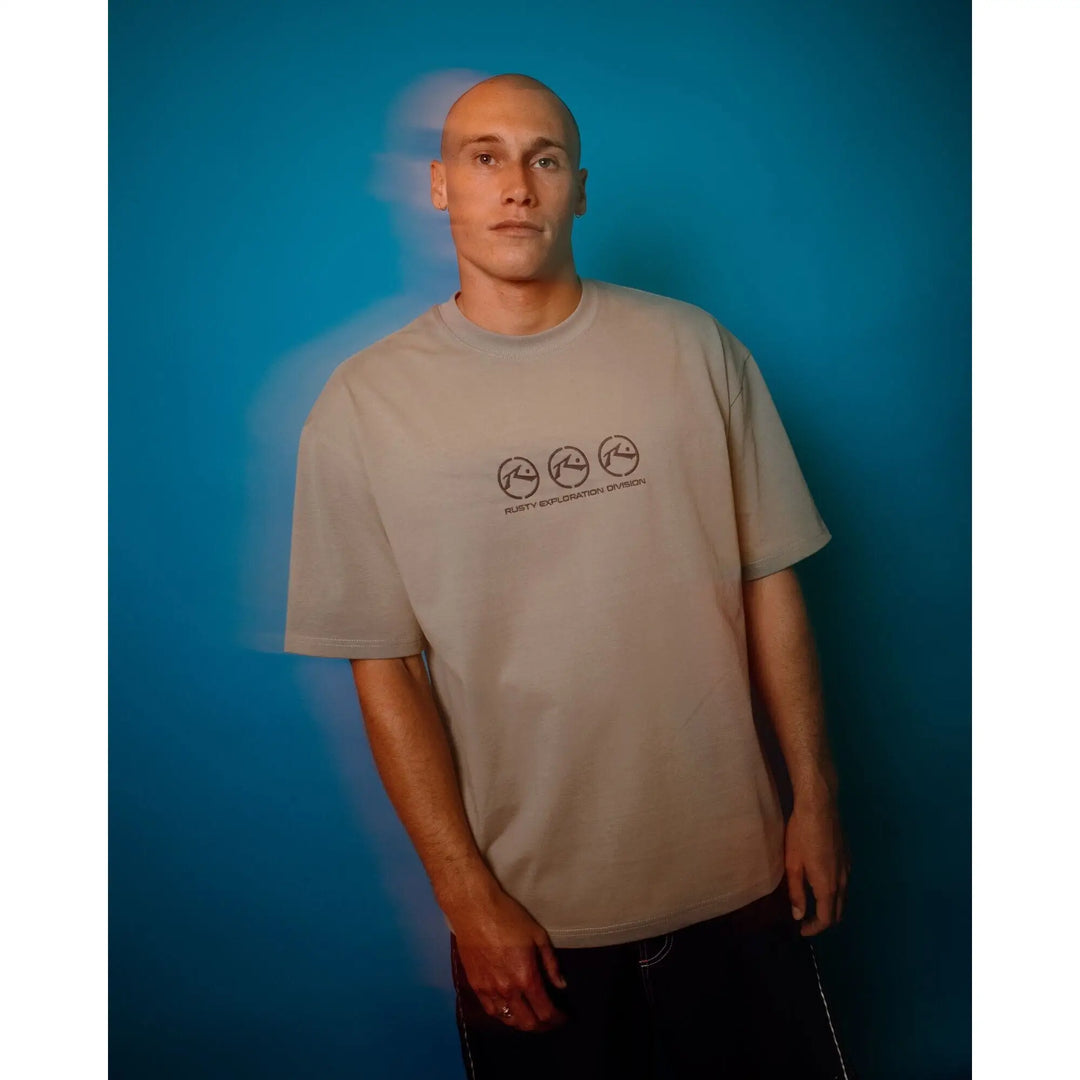 Rusty Crusoe Oversized Graphic T-Shirt 