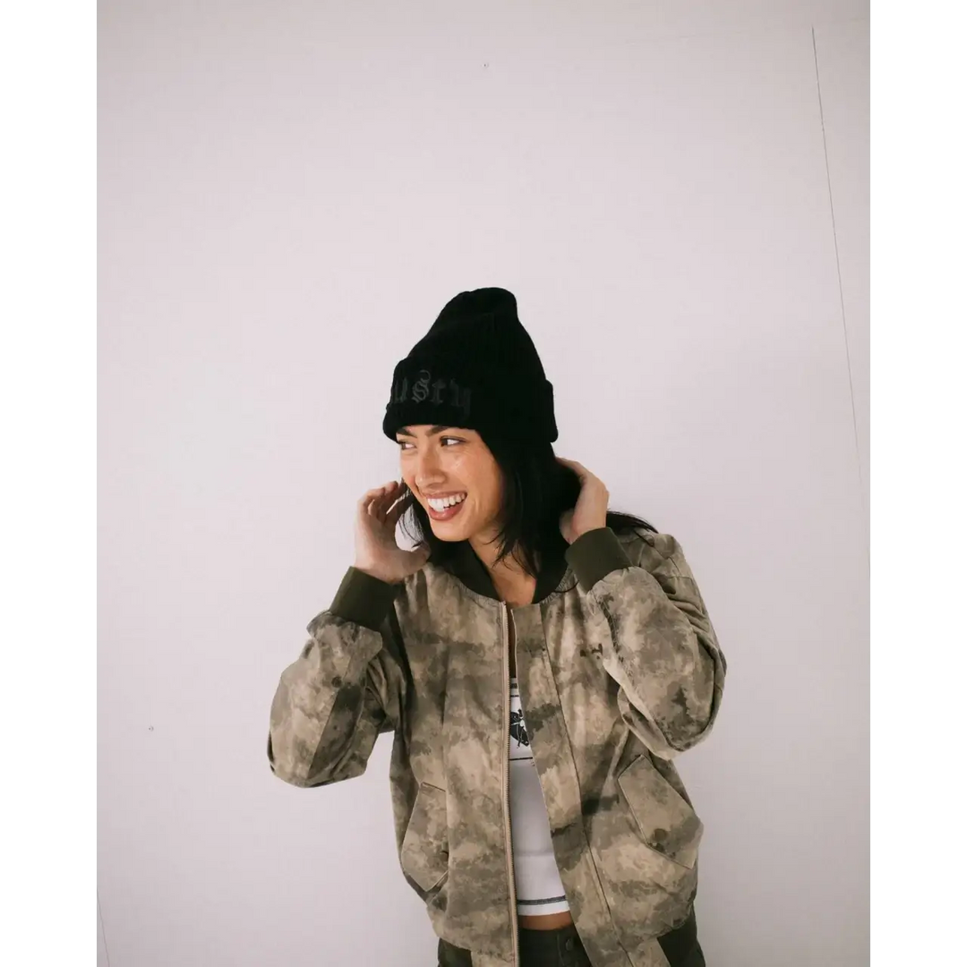 Rusty Roxanne Beanie - Black