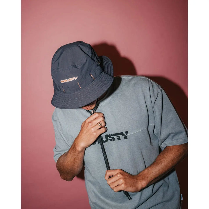 Rusty Stringer Bucket Hat 