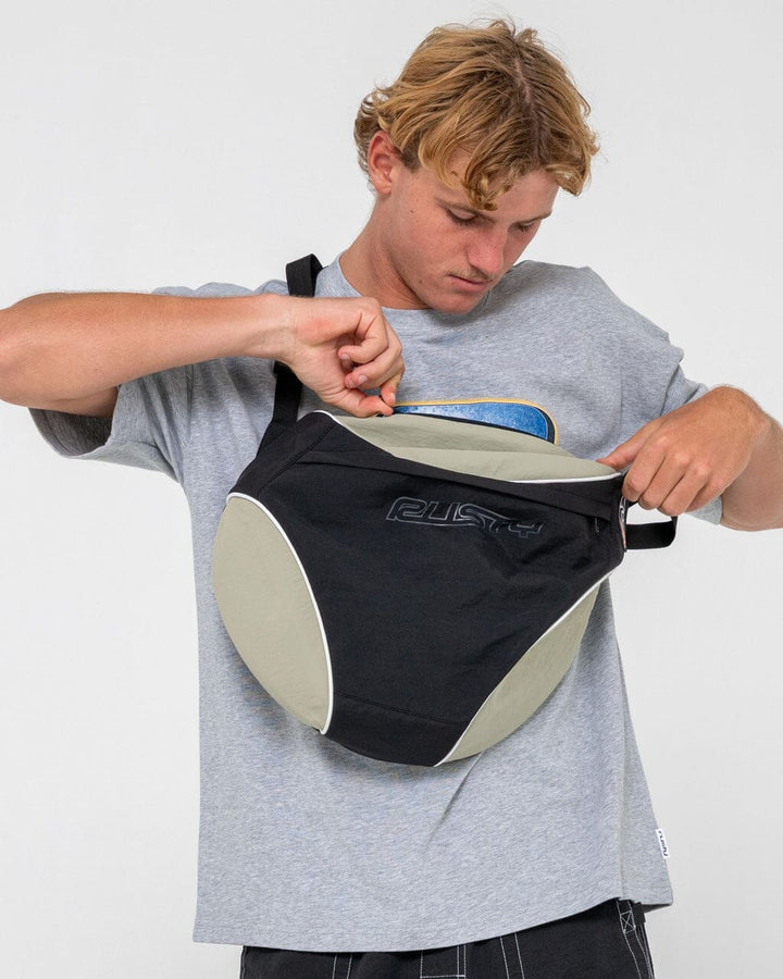 Rusty Trisector Sling Bag 