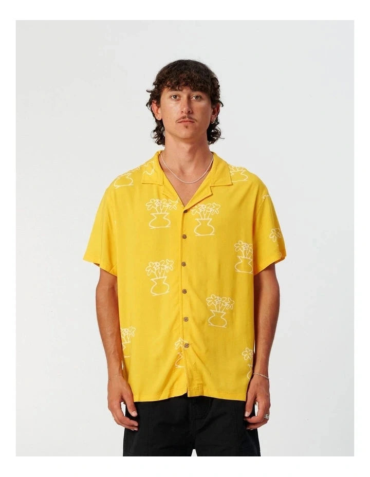 The Critical Slide Society Mellow Resort Shirt Yellow S 