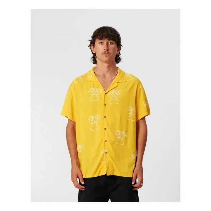 The Critical Slide Society Mellow Resort Shirt Yellow S 