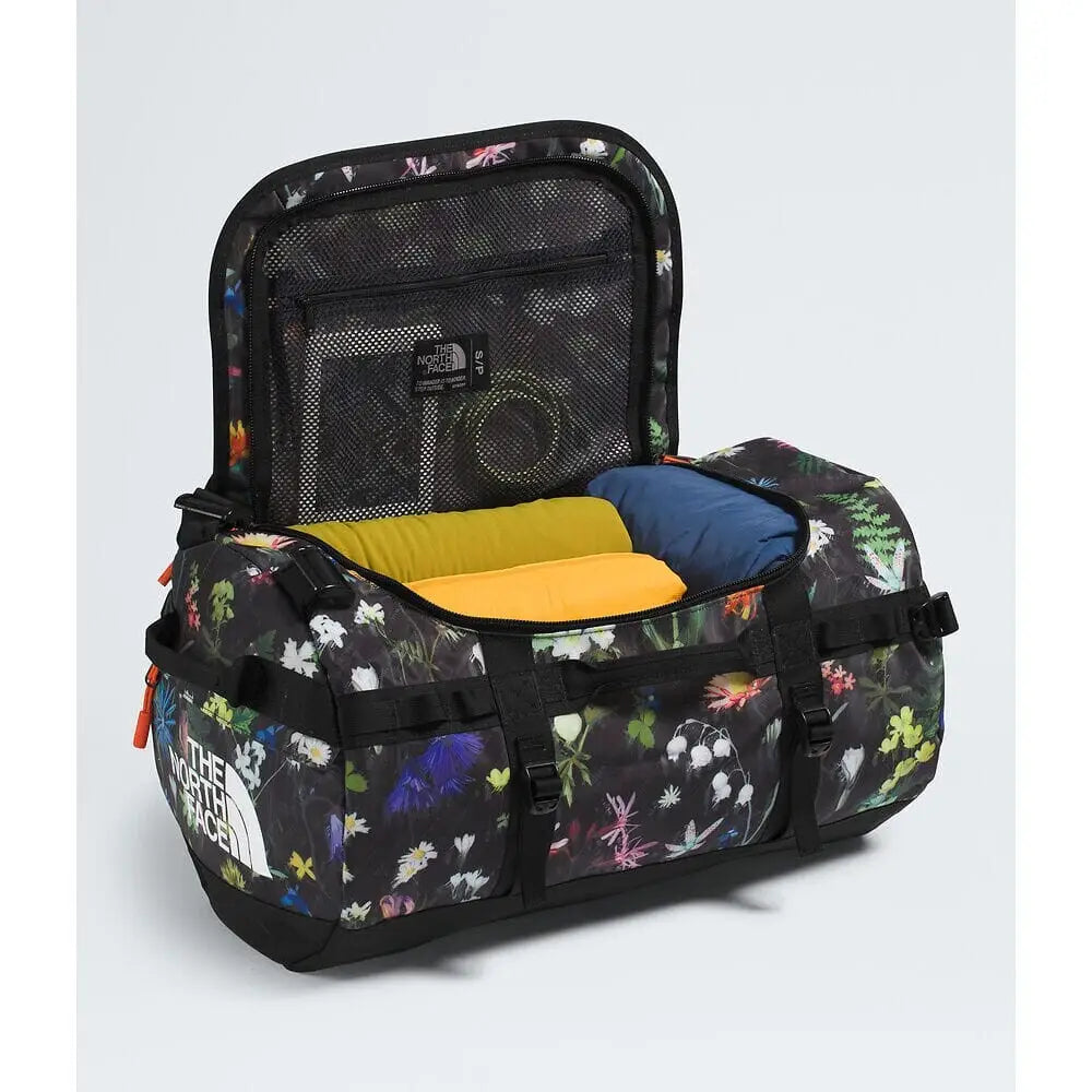 north face duffel backpack small The Base Camp DuffelS TNF Black/TNF White Bag Sandy Point Progressive Sports The original expedition duffel meets SKIMS signature color palette The North Face Base Camp