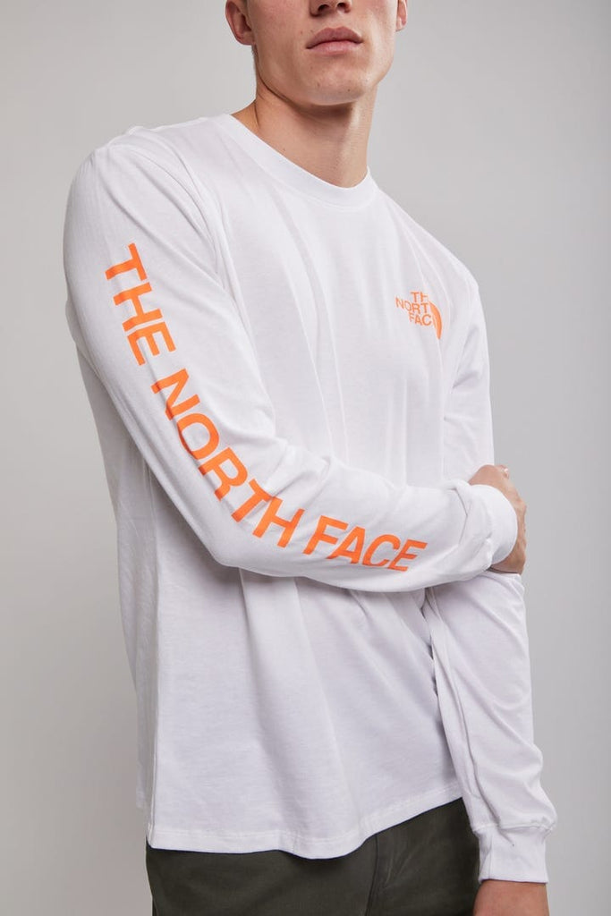 The North Face Sleeve Hit Long Sleeve Graphic T-Shirt TNF White / Vivid Flame XL 