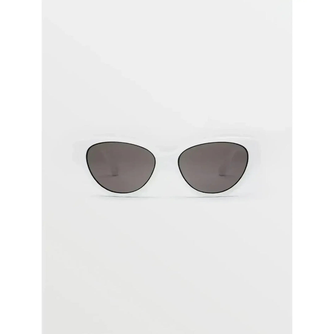 Volcom Womens Butter Sunglasses provide 100% UVA/UVB protection. 