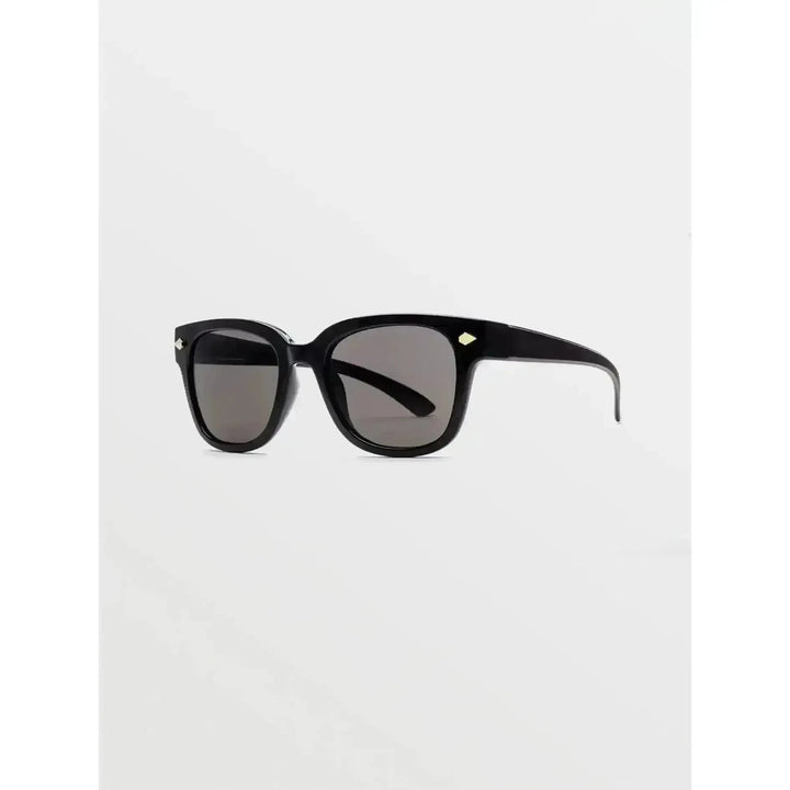 Volcom Freestyle Sunglasses offer 100% UVA/UVB protection with Gloss Black frames. 