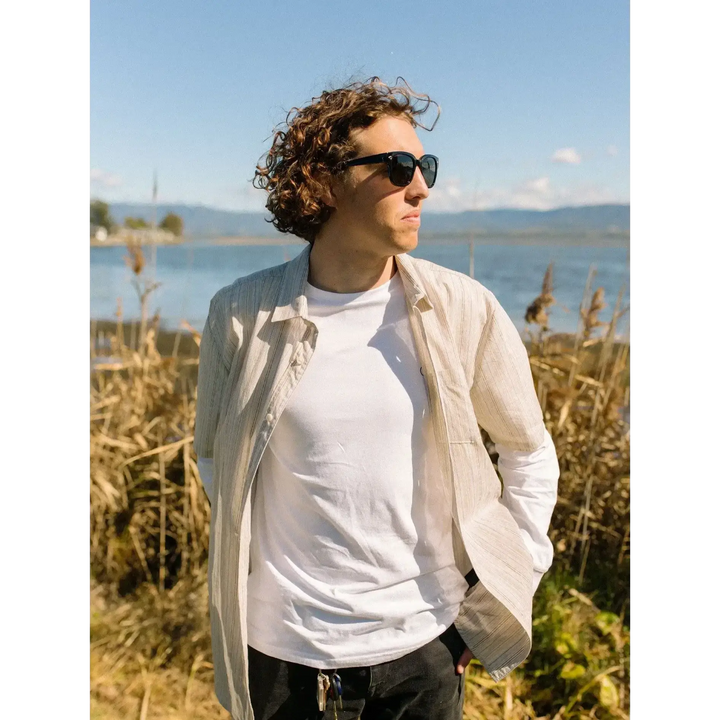 Volcom Freestyle Sunglasses offer 100% UVA/UVB protection with Gloss Black frames. 