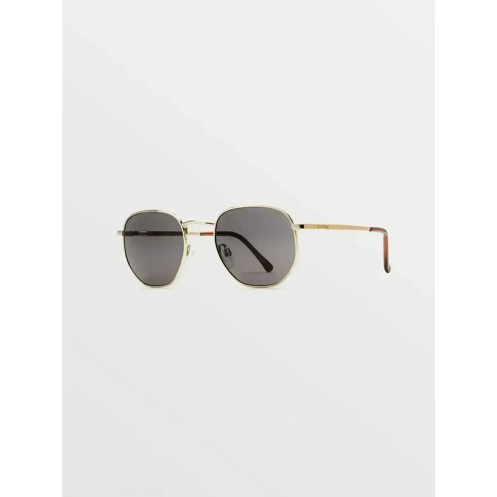Volcom Happening Sunglasses provide 100% UVA/UVB protection. 