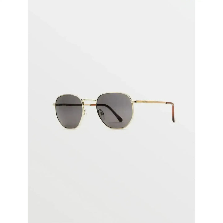 Volcom Happening Sunglasses provide 100% UVA/UVB protection. 