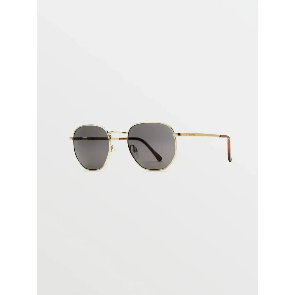 Volcom Happening Sunglasses provide 100% UVA/UVB protection. 