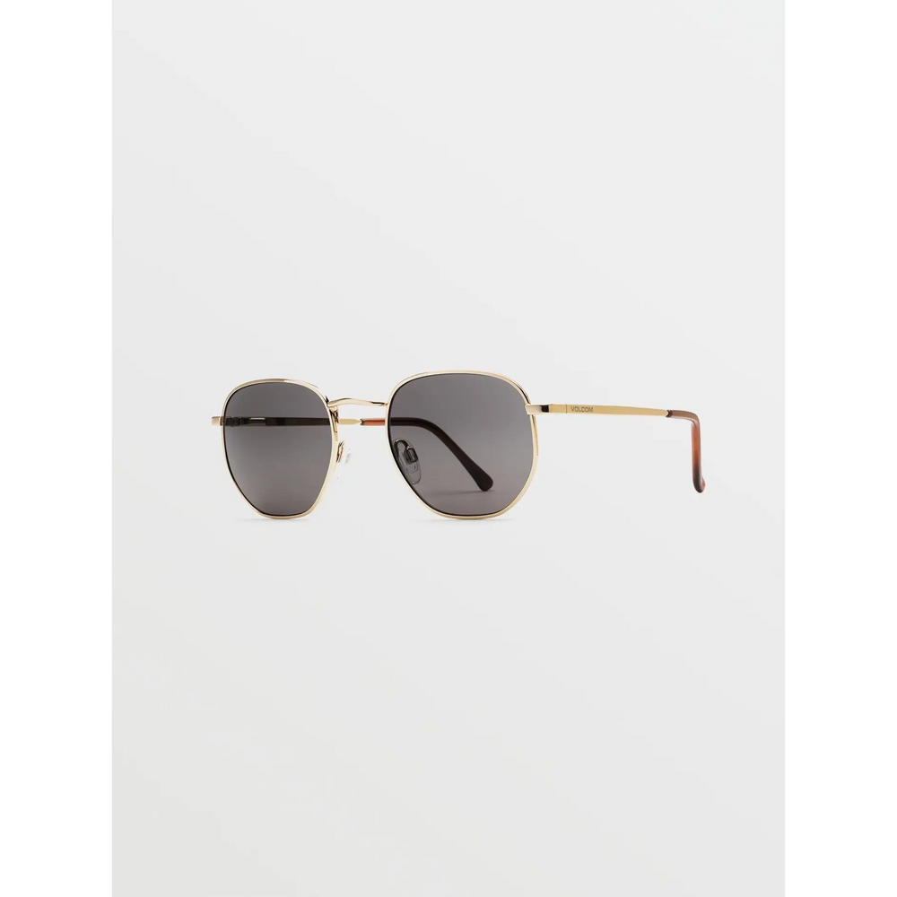 Volcom Happening Sunglasses provide 100% UVA/UVB protection. 