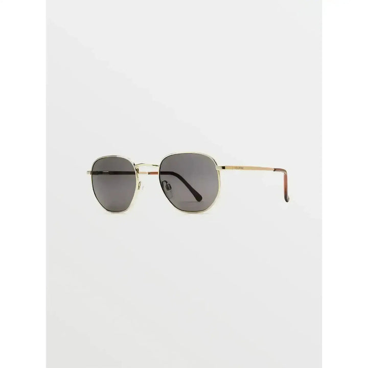 Volcom Happening Sunglasses provide 100% UVA/UVB protection. 