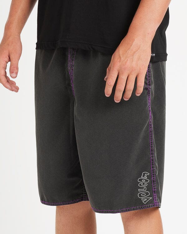 Volcom Off Ozzy 21" Trunk Shorts 