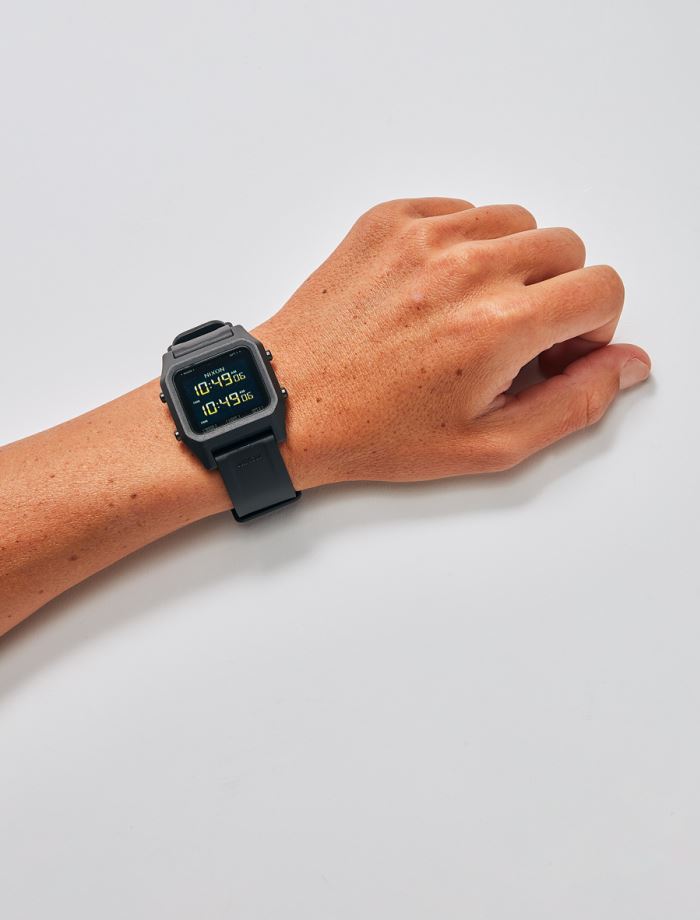 Nixon Staple Watch 