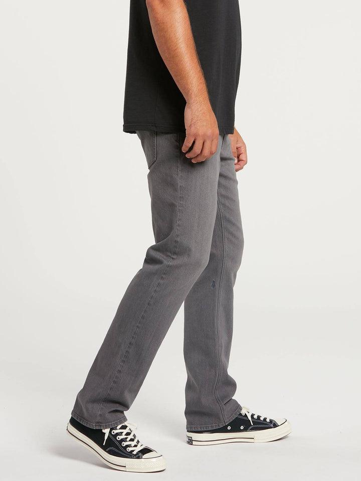 VOLCOM SOLVER MODERN FIT JEANS 